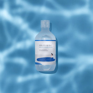 Round Lab Birch Moisturizing Toner close-up view