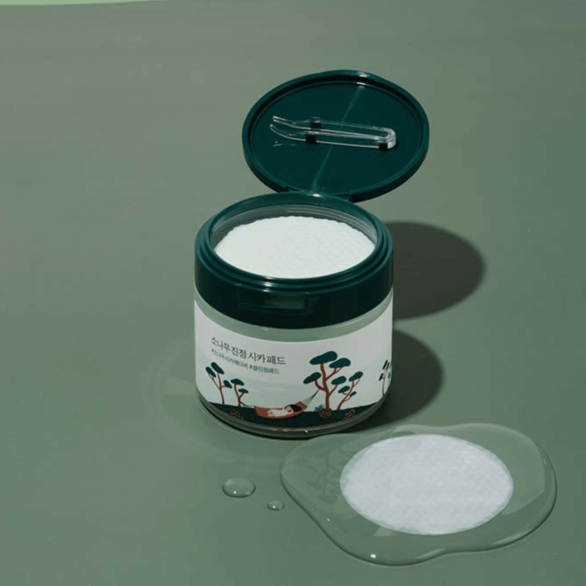 Round Lab Pine Calming Cica Pad 50pcs packaging and details