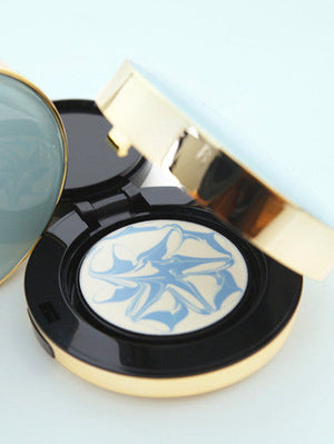 VT Essence Sun Pact SPF50+ PA+++ product texture