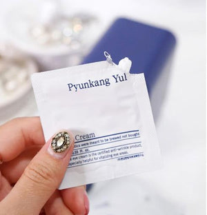 Pyunkang Yul [Pyunkang Yul] Eye Cream (1ml X 50ea) close-up view