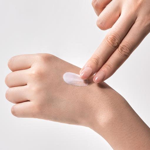 MEDIPEEL Hyaluronic Acid Mooltox Water Glow Sun Serum SPF 50+PA++++ 52ml (Sunscreen)